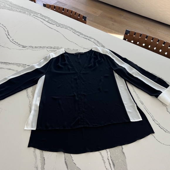 BCBG MaxAzria Colorblock V-Neck shirt- Sz M - Picture 5 of 8